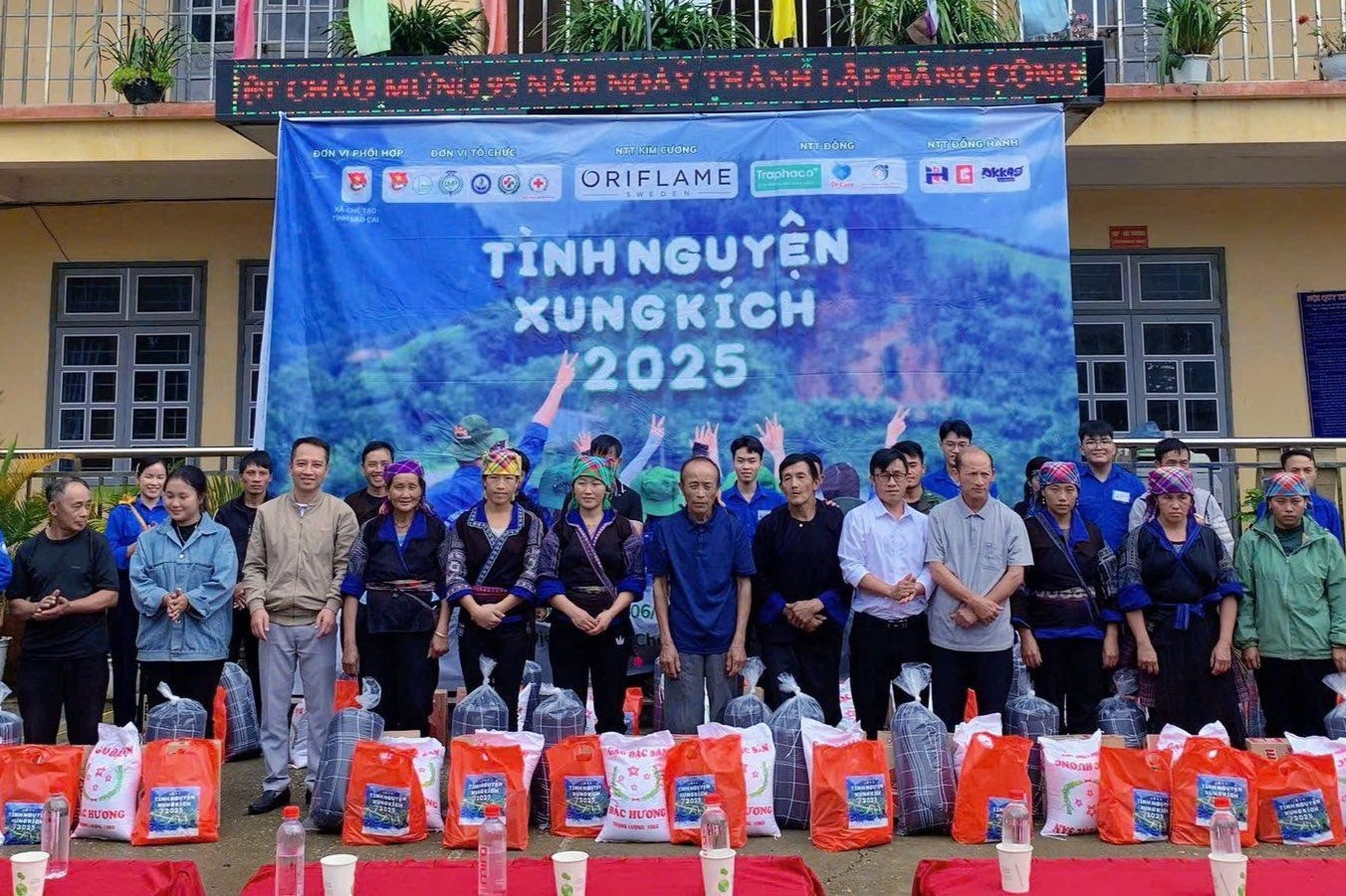 Mùa hè xanh 2025 - Tuổi trẻ Y Dược mang yêu thương về với bản làng